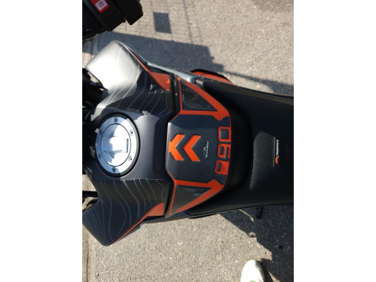 KTM 890 ADVENTURE