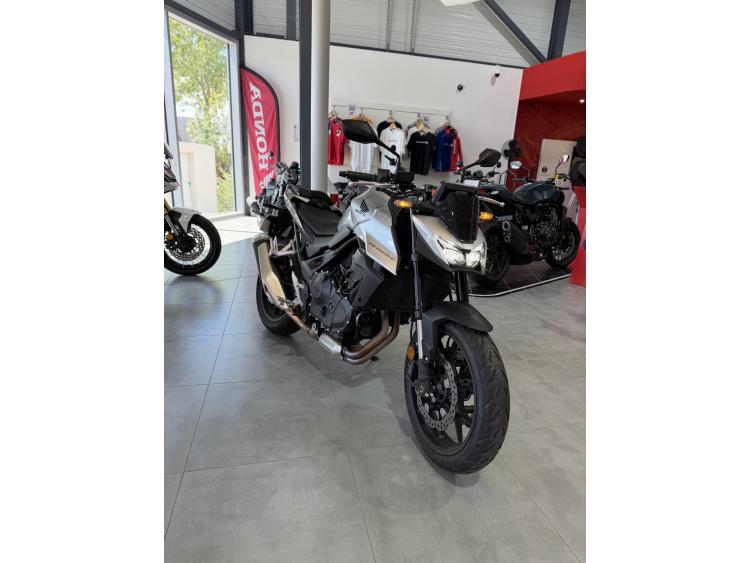 HONDA CB 750 HORNET