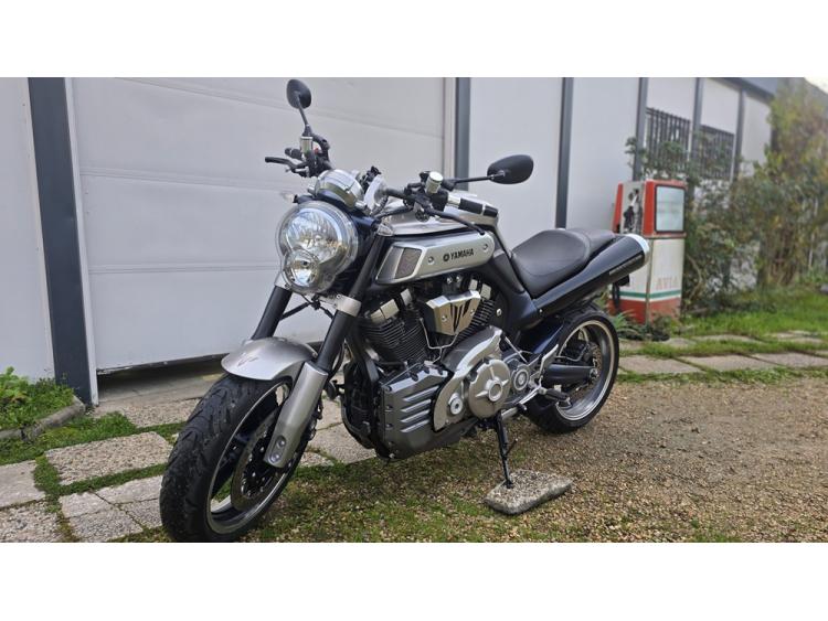 YAMAHA MT-01