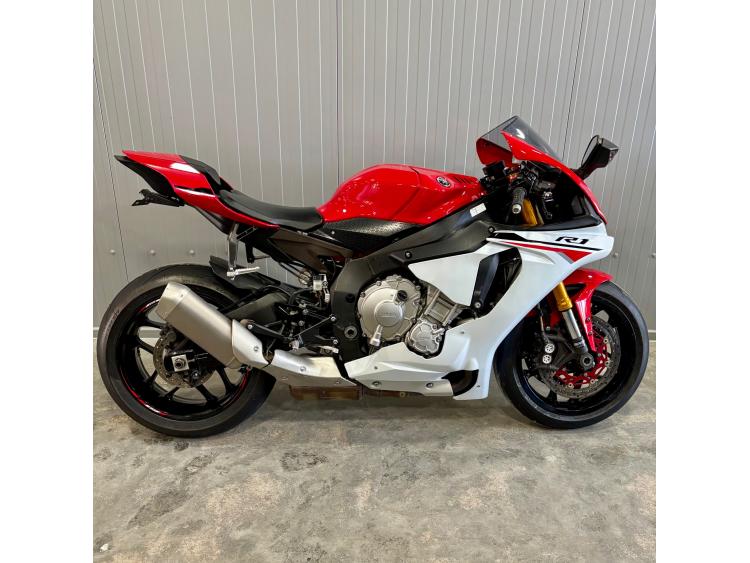 YAMAHA YZF 1000 R1