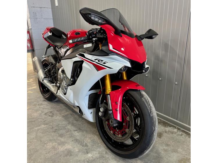 YAMAHA YZF 1000 R1