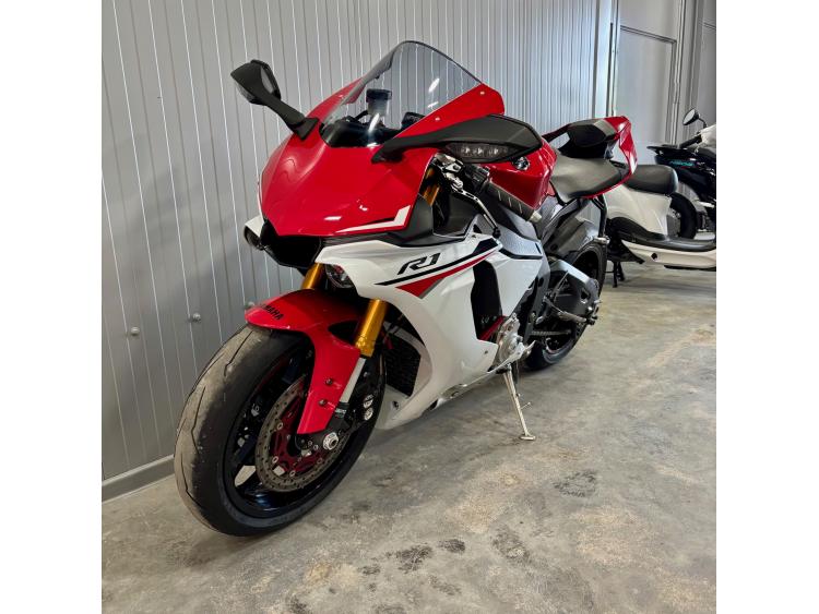 YAMAHA YZF 1000 R1