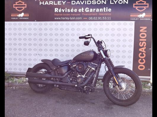 HARLEY-DAVIDSON SOFTAIL STREET BOB 1745
