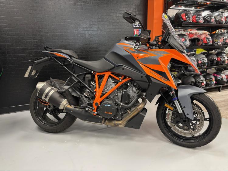 KTM 1290 SUPER DUKE GT