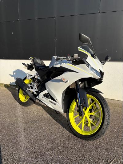 YAMAHA YZF 125 R ABS