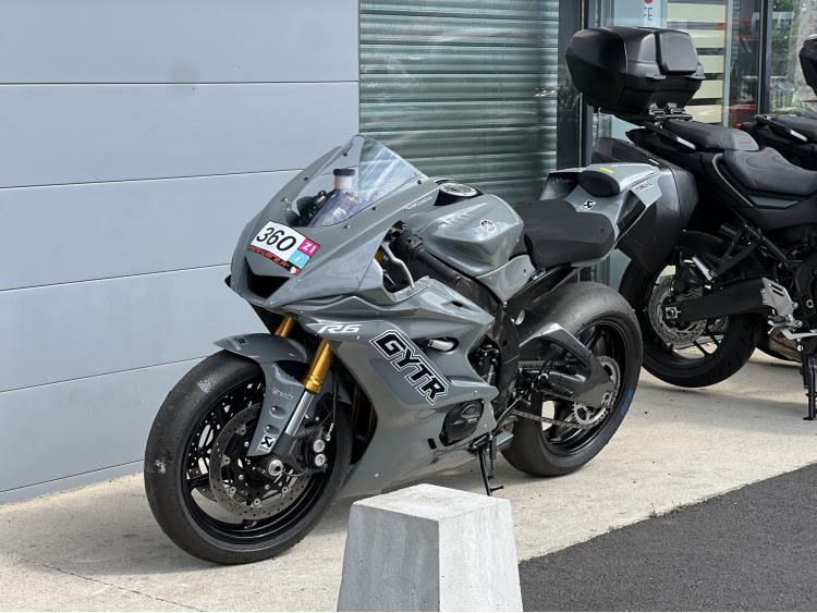 YAMAHA YZF-R6 RACE