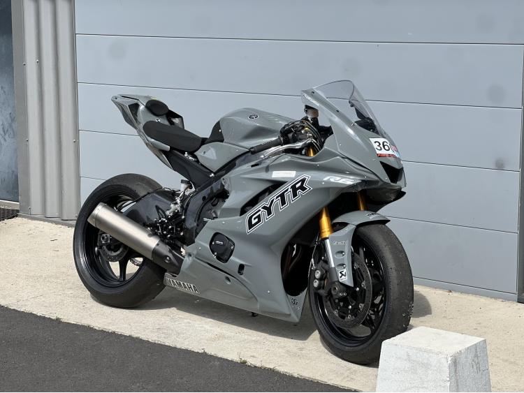 YAMAHA YZF-R6 RACE