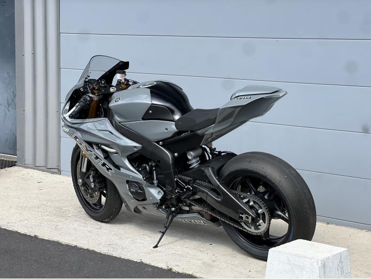 YAMAHA YZF-R6 RACE