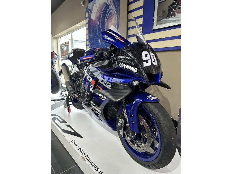 YAMAHA YZF 1000 R1