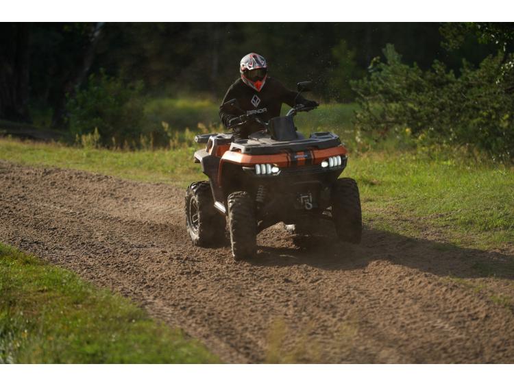 BENDA MOTOR Redstone 550 Premium Court