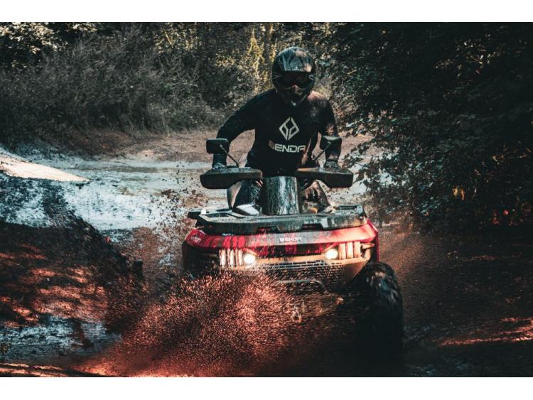 BENDA MOTOR Redstone 550 Premium Court