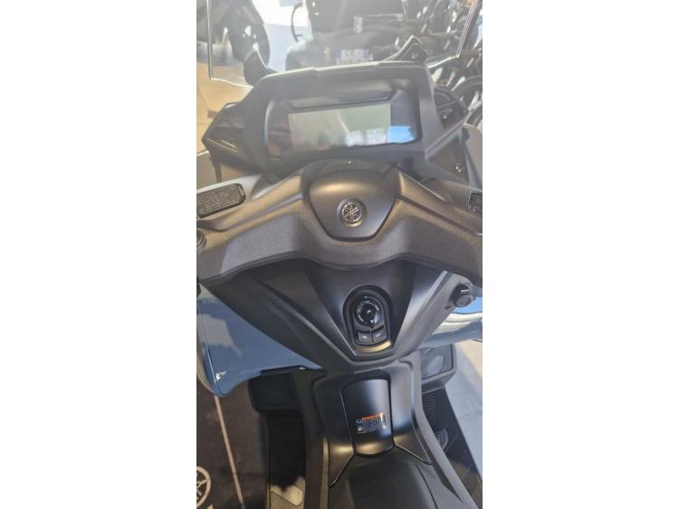 YAMAHA TRICITY 300