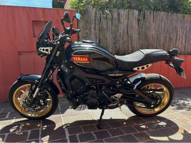 YAMAHA XSR 900