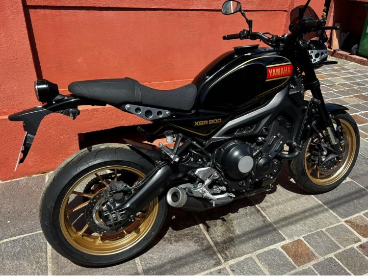 YAMAHA XSR 900