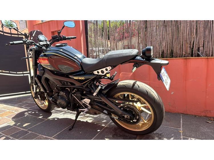YAMAHA XSR 900