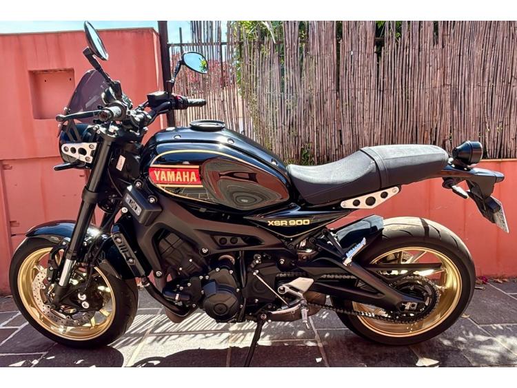 YAMAHA XSR 900
