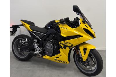 SUZUKI GSX-8R