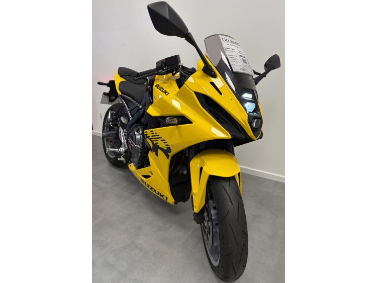 SUZUKI GSX-8R