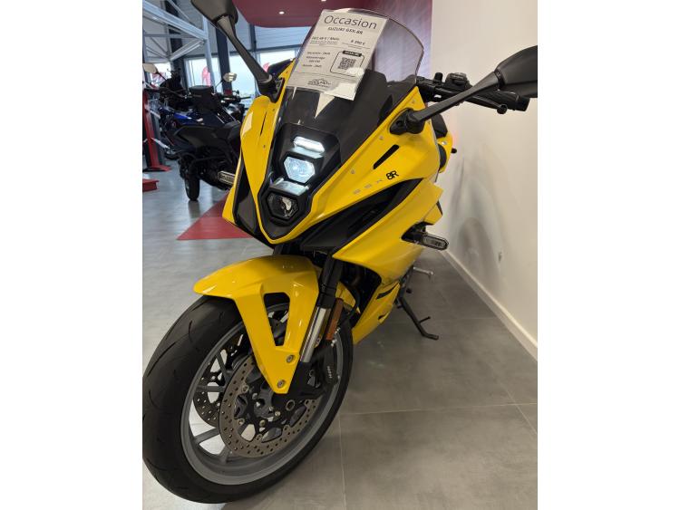 SUZUKI GSX-8R