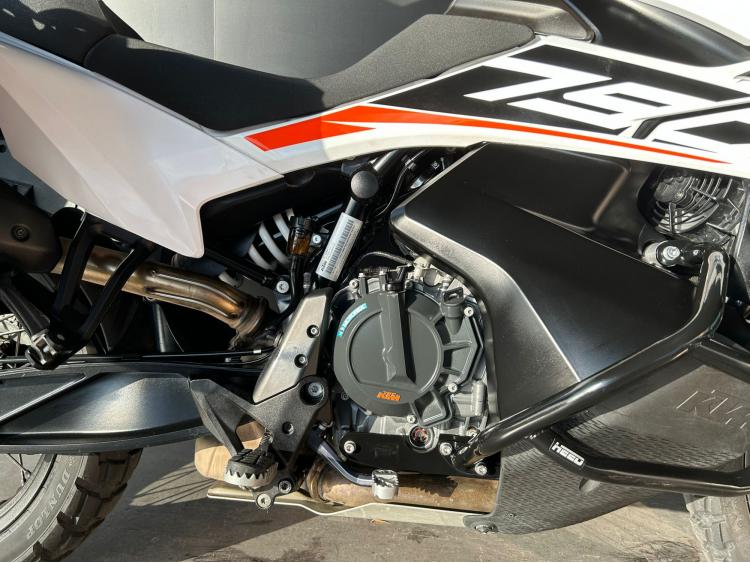 KTM 790 ADVENTURE - Shifter Bluetooth et Bagagerie
