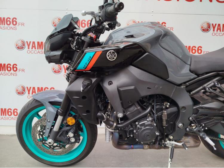 YAMAHA MT-10