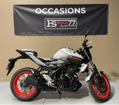 YAMAHA MT-03