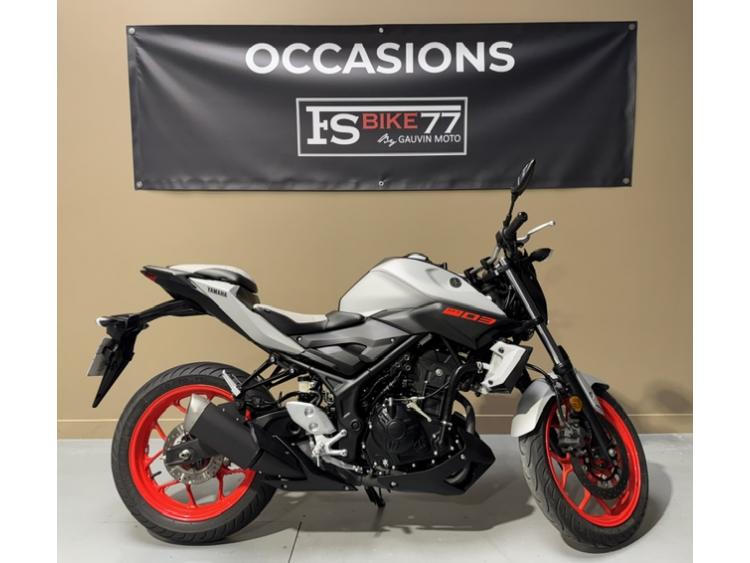 YAMAHA MT-03