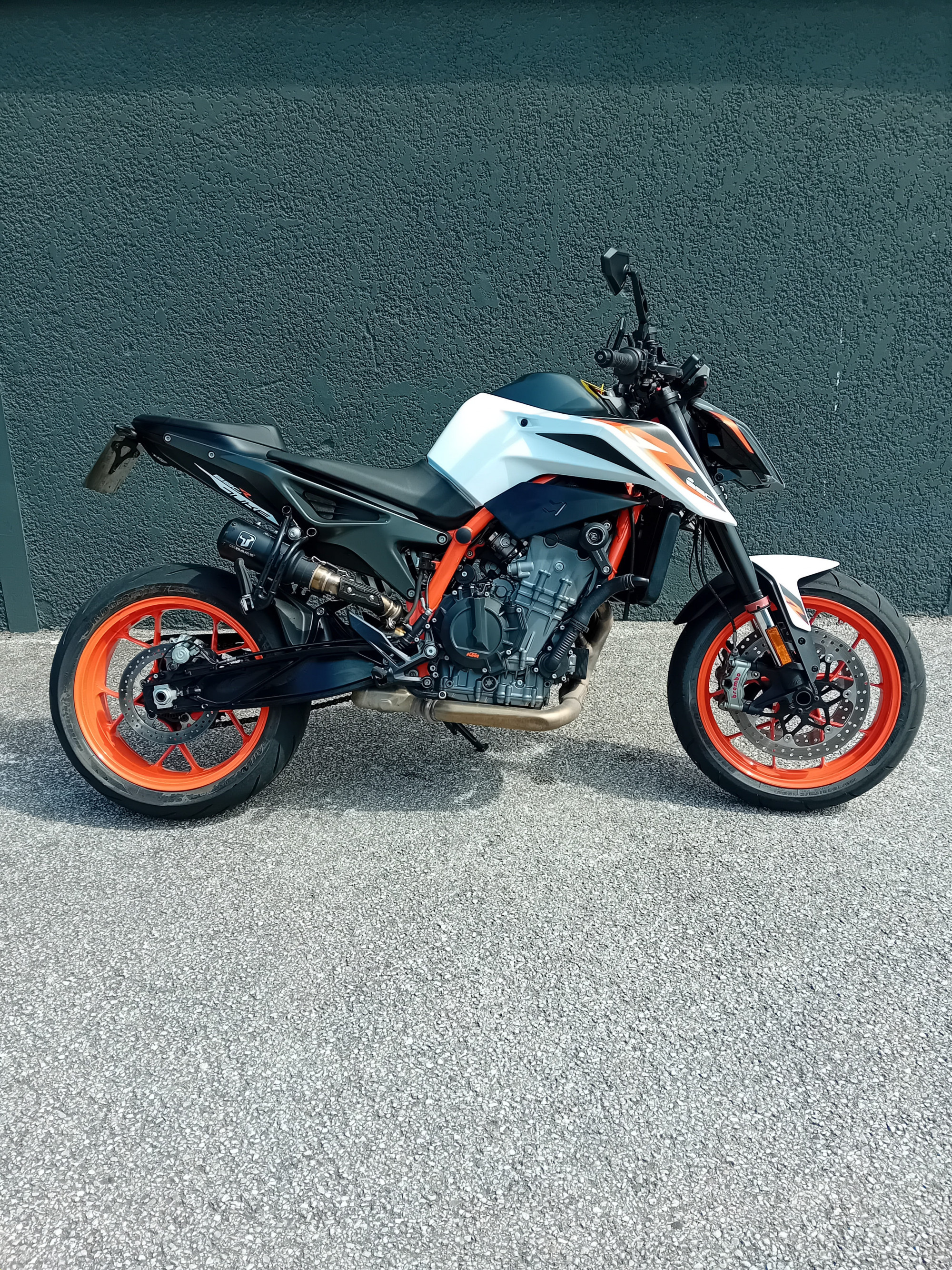 KTM 890 DUKE R