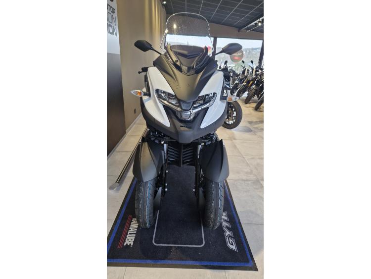 YAMAHA TRICITY 300