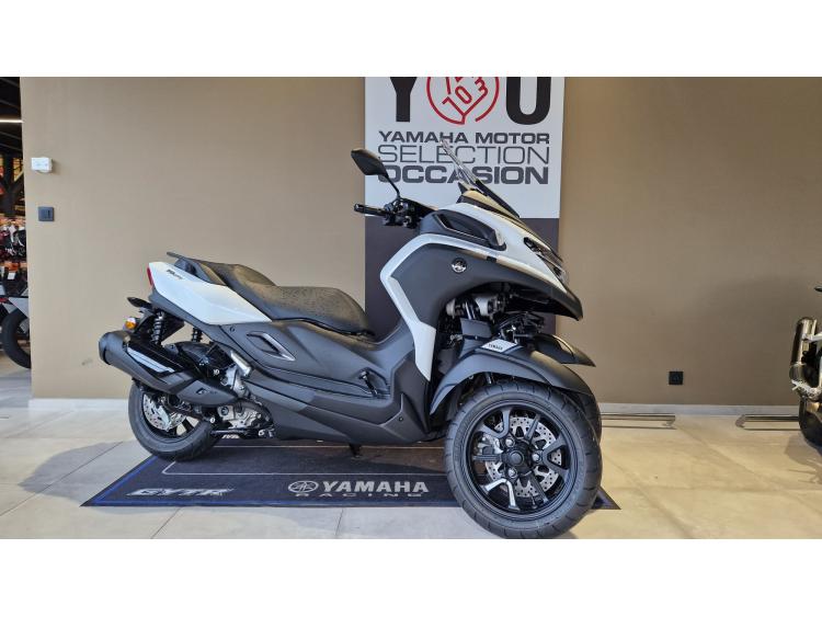 YAMAHA TRICITY 300