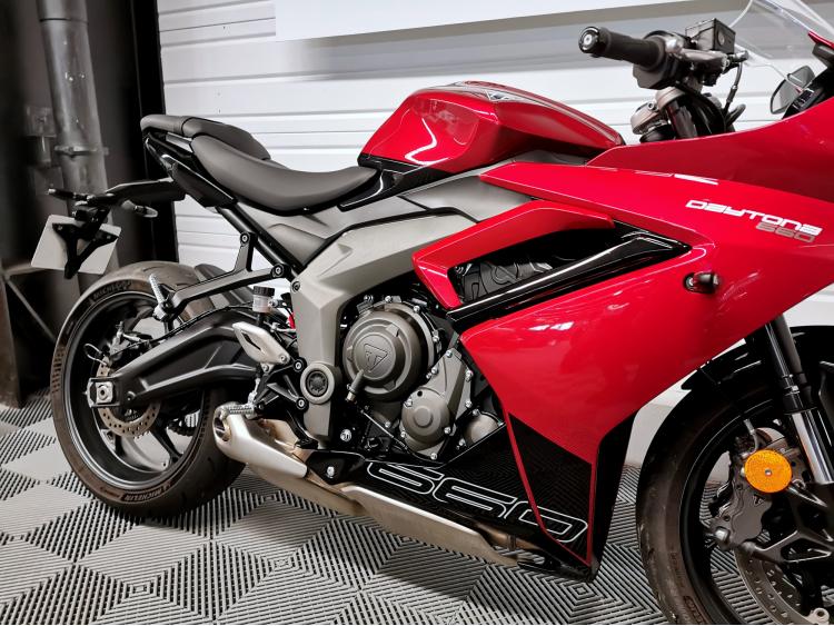TRIUMPH DAYTONA 660 - 1ère Main - Eligible au permis A2