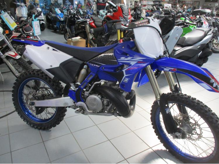 YAMAHA YZ250
