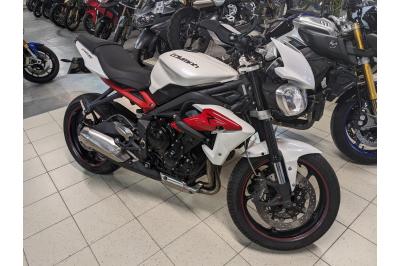 TRIUMPH STREET TRIPLE 675 R