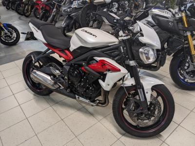 TRIUMPH STREET TRIPLE 675 R