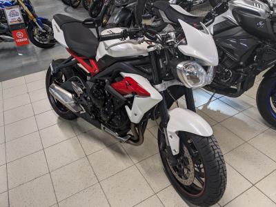TRIUMPH STREET TRIPLE 675 R