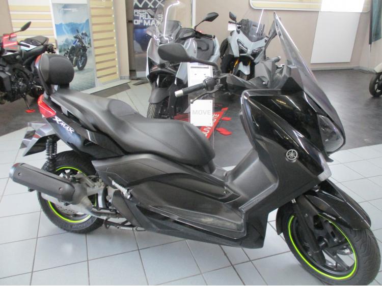 YAMAHA XMAX 125