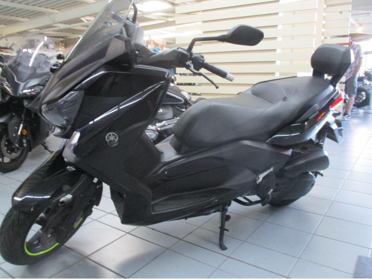 YAMAHA XMAX 125