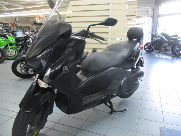 YAMAHA XMAX 125