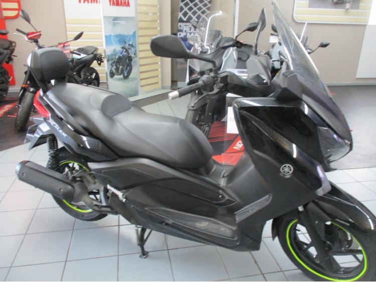 YAMAHA XMAX 125