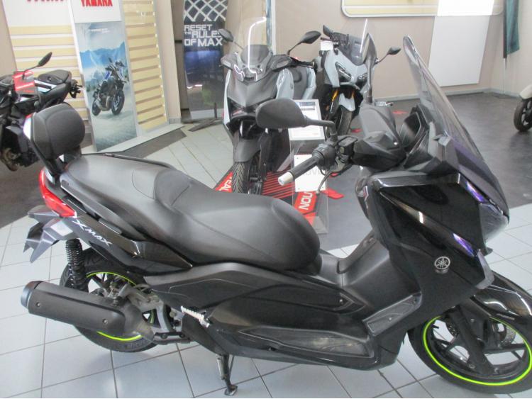 YAMAHA XMAX 125