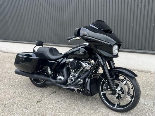 HARLEY-DAVIDSON TOURING STREET GLIDE 1923