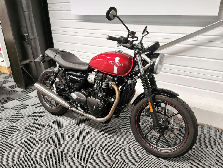 TRIUMPH STREET TWIN 900 - Eligible au permis A2