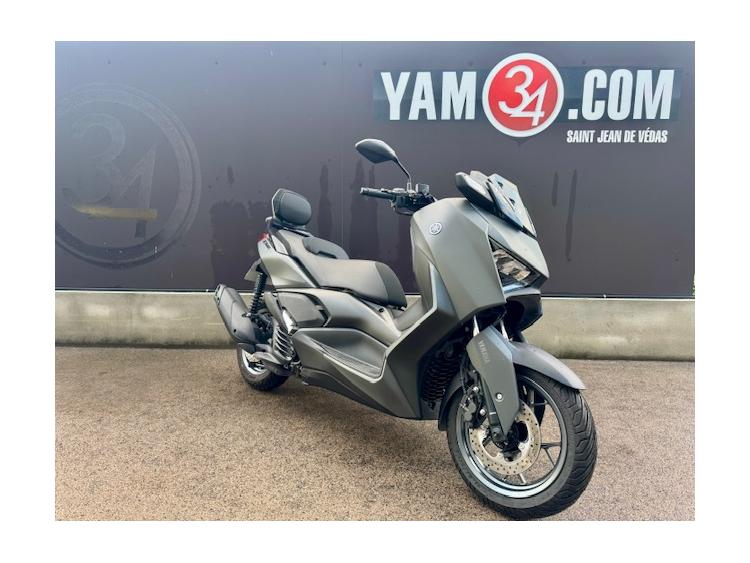 YAMAHA XMAX 125