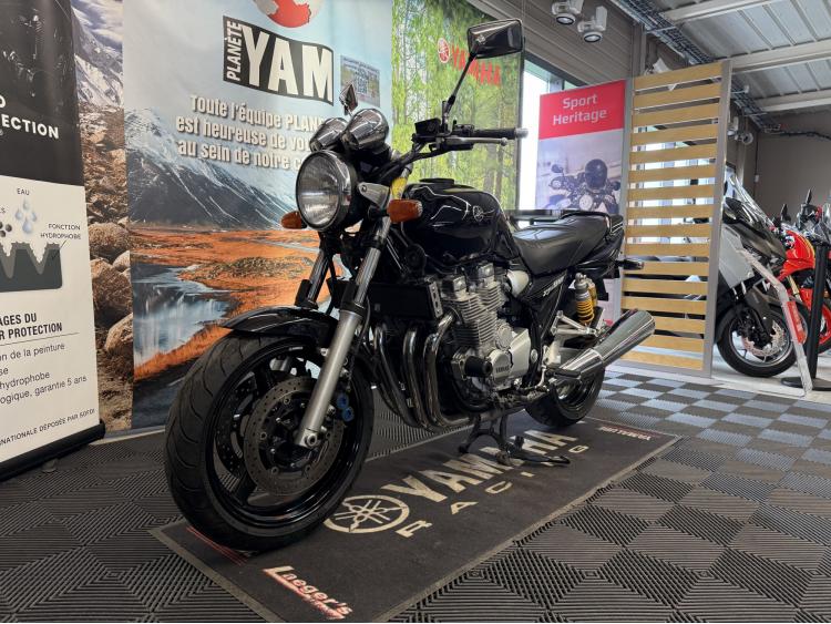 YAMAHA XJR 1300