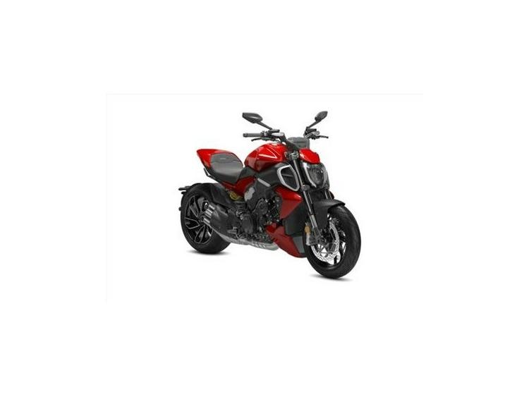 DUCATI DIAVEL V4 RED