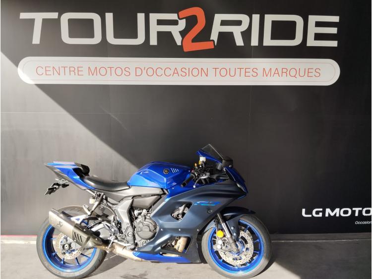 YAMAHA R7