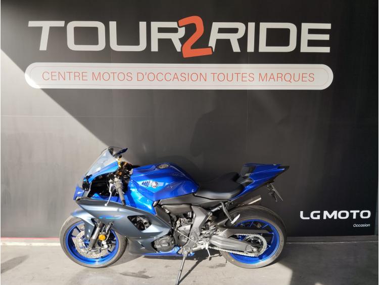 YAMAHA R7