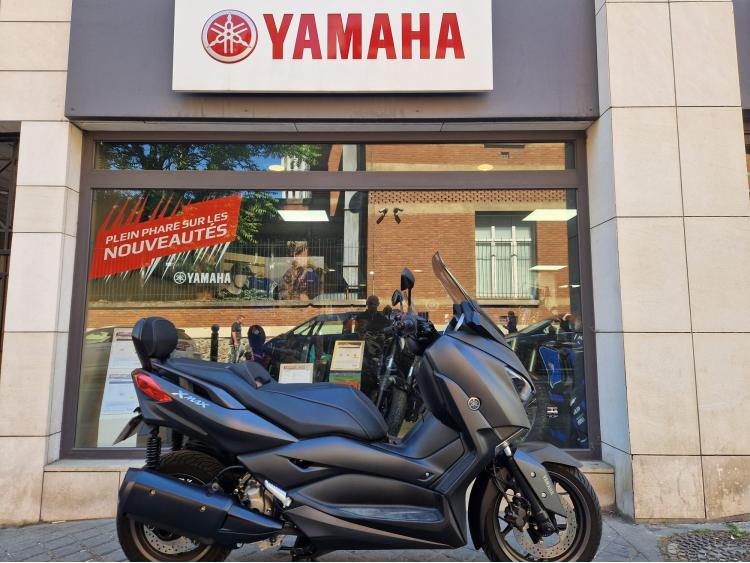 YAMAHA XMAX 300