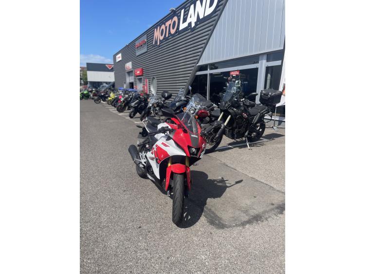 YAMAHA YZF-R125 70th ANNIVERSARY