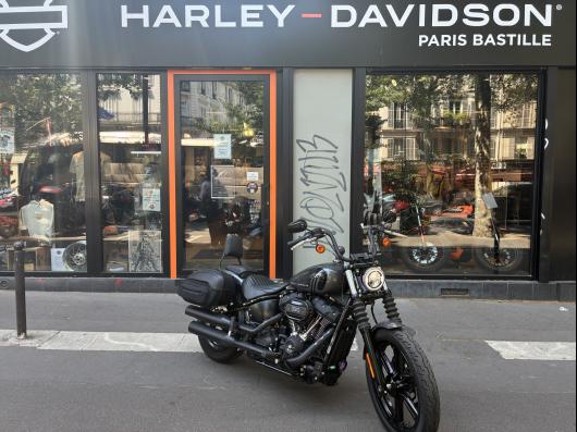 HARLEY-DAVIDSON SOFTAIL STREET BOB 1745